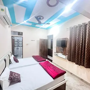  Homestay The Orchid - Walkable Distance From Taj Mahal