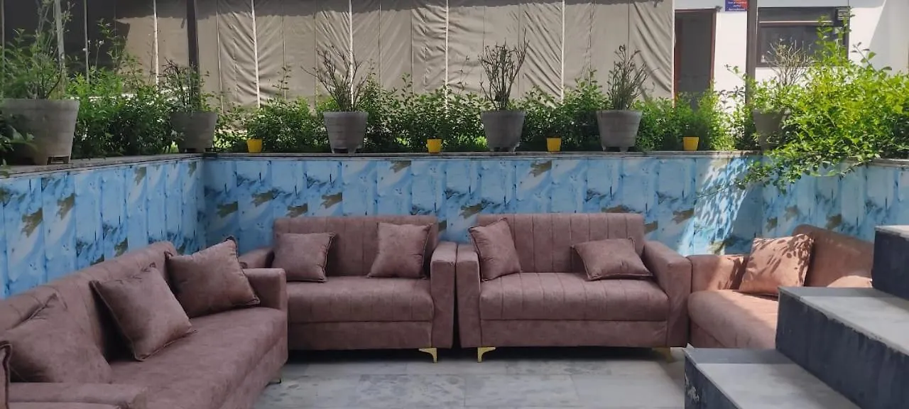 Acqua Manor Home Stay Agra
